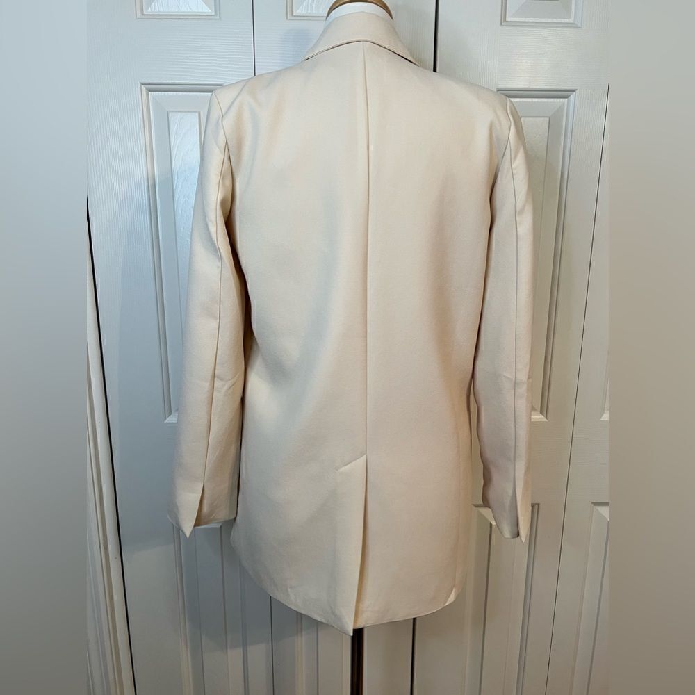 SHEIN cream blazer excellent condition size small, slightly oversized - Picture 6 of 6
